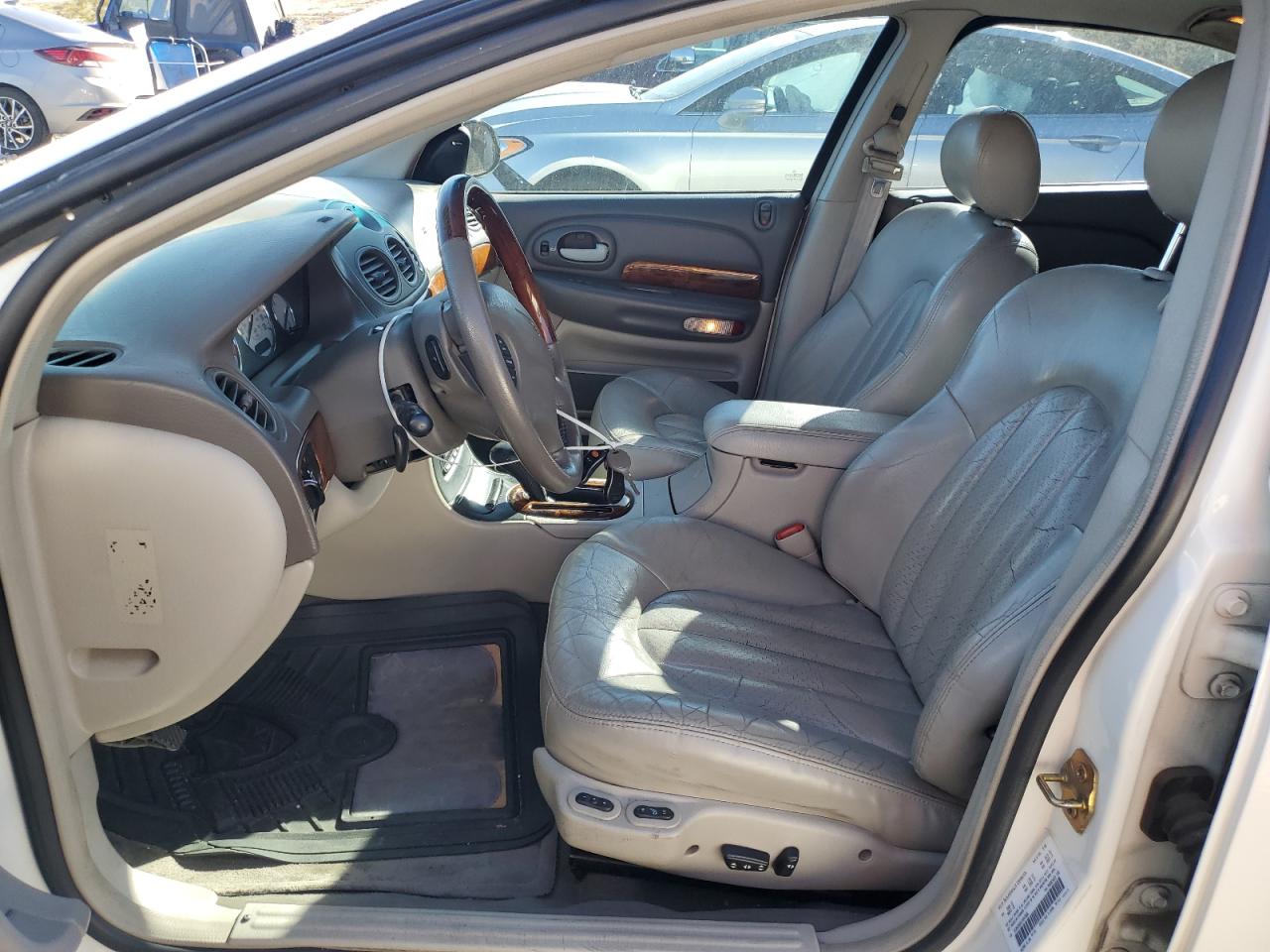 2001 Chrysler LHS - Image 7