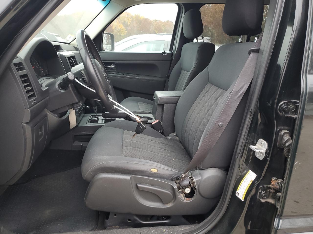 2012 Jeep Liberty (North America) - Image 7