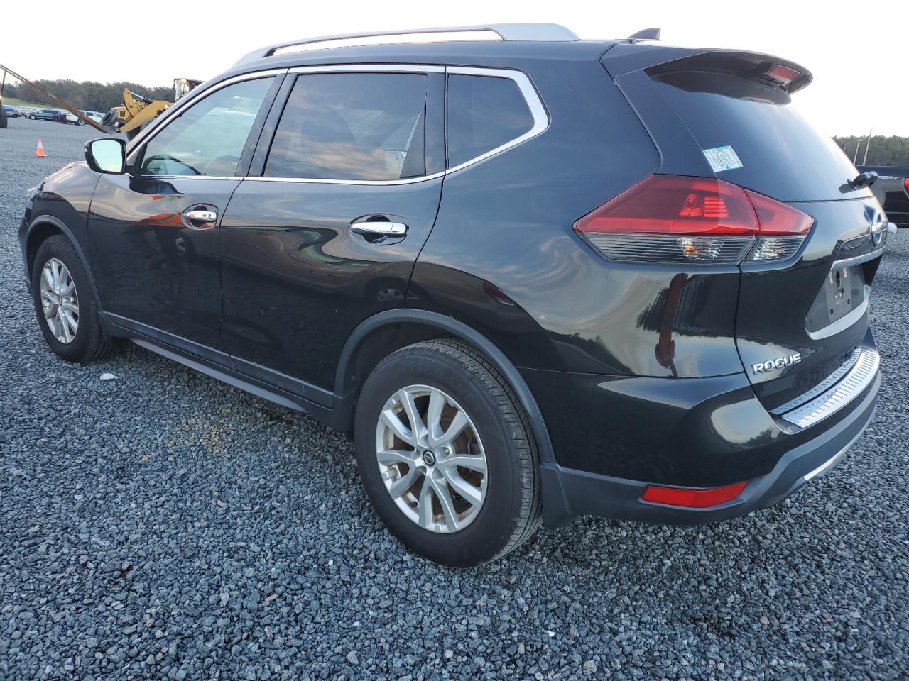 5N1AT2MT5JC829296 2018 NISSAN ROGUE - Image 2