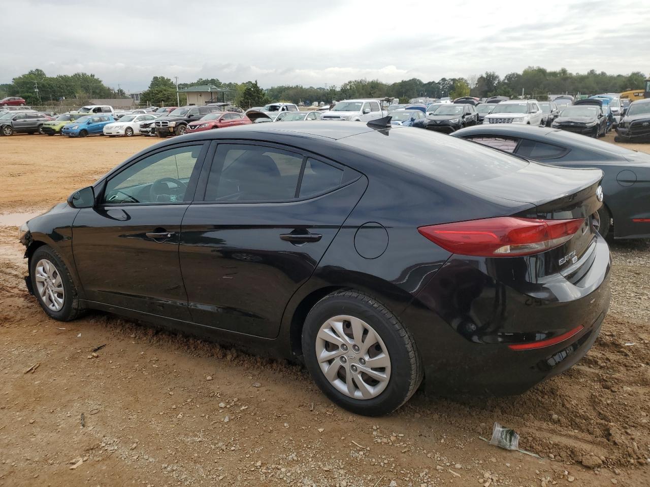 5NPD74LF2HH075320 2017 HYUNDAI ELANTRA - Image 2