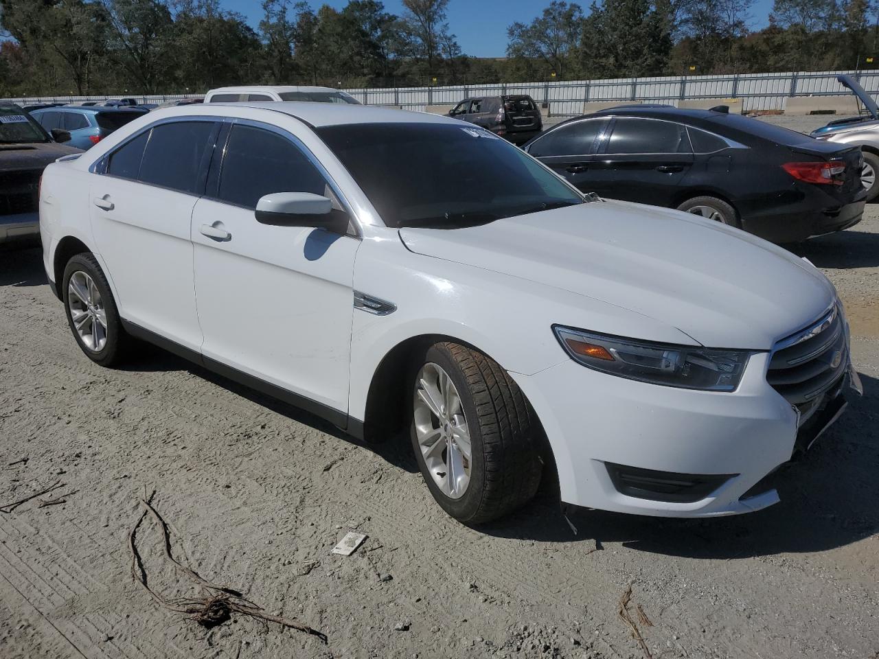2013 Ford Taurus - Image 4