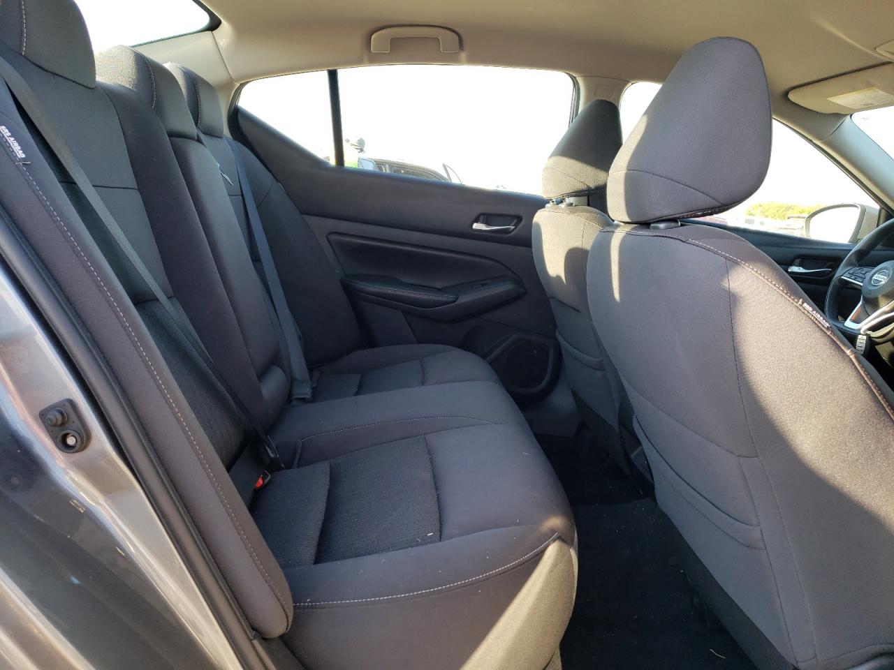 2020 Nissan Altima - Image 10
