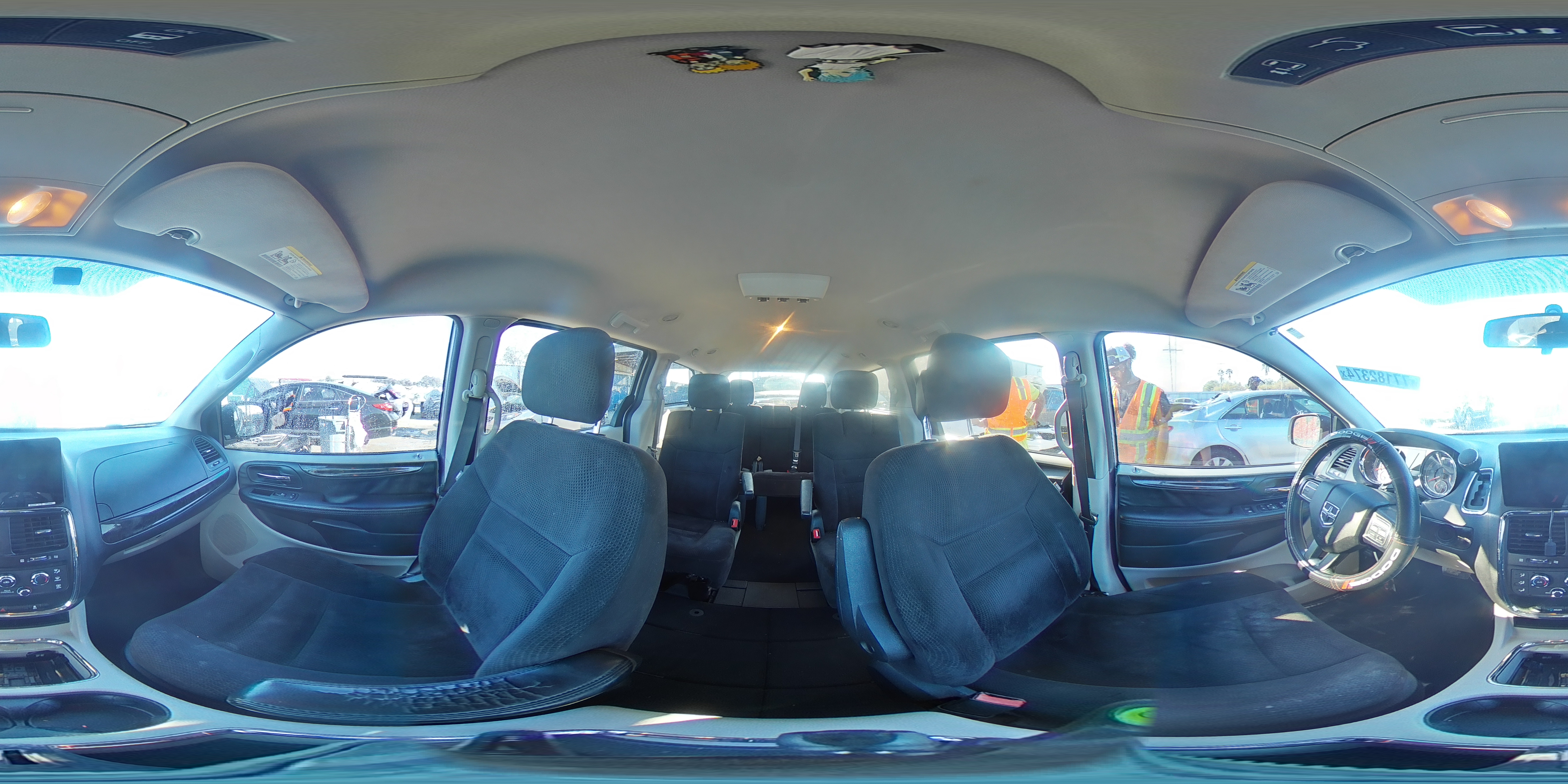 2016 Dodge Caravan - Image 16