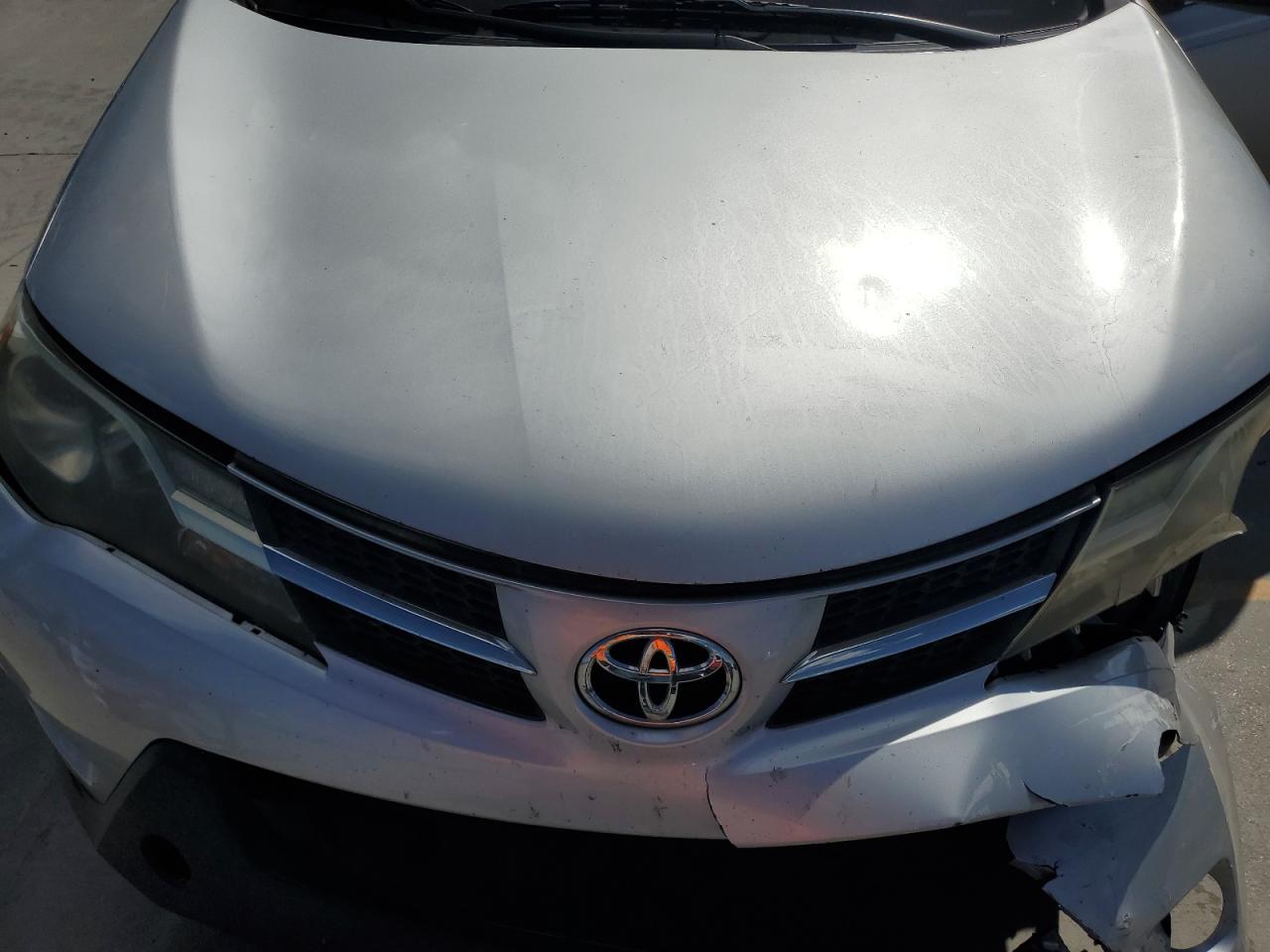 JTMWFREV4FJ043633 2015 Toyota Rav4 Xle