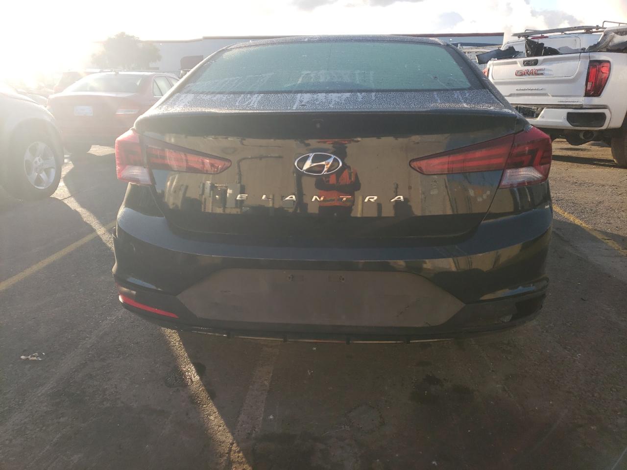 2019 Hyundai Elantra Se VIN: 5NPD74LF5KH405247 Lot: 77943754