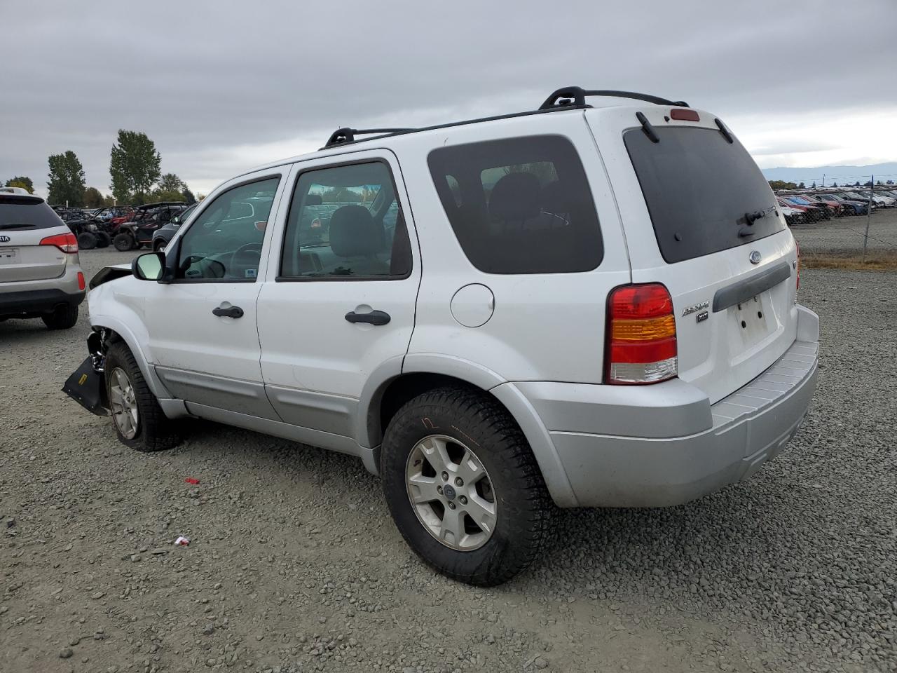 2007 Ford Escape - Image 2