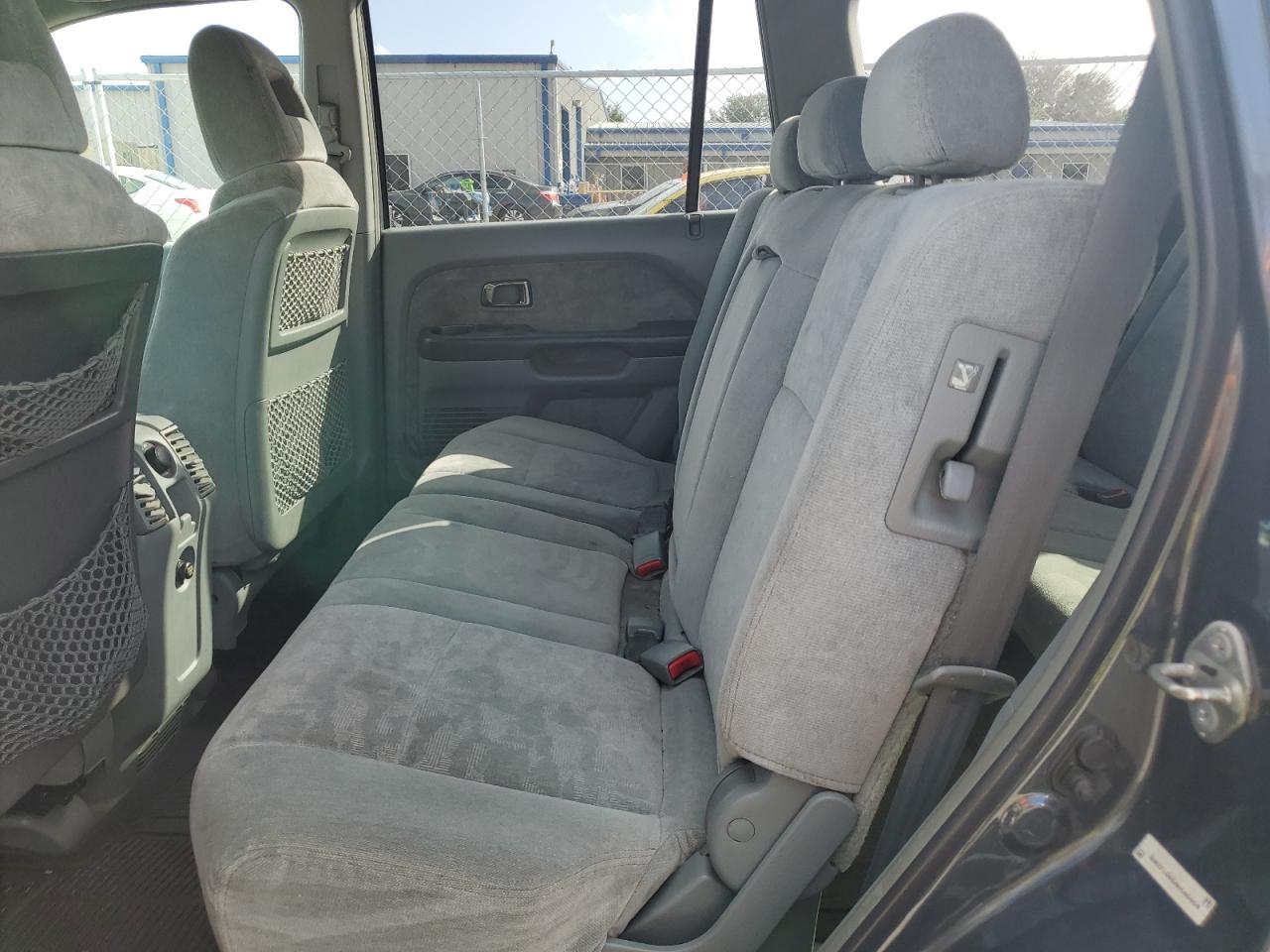 2004 Honda Pilot - Image 11