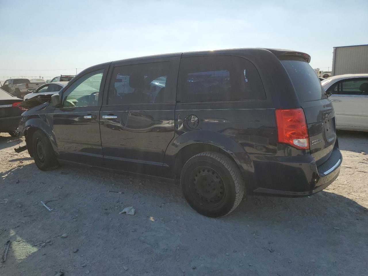 2013 Dodge Caravan - Image 2