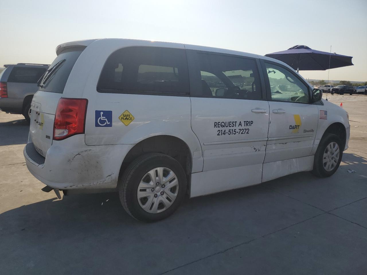 2017 Dodge Caravan - Image 3