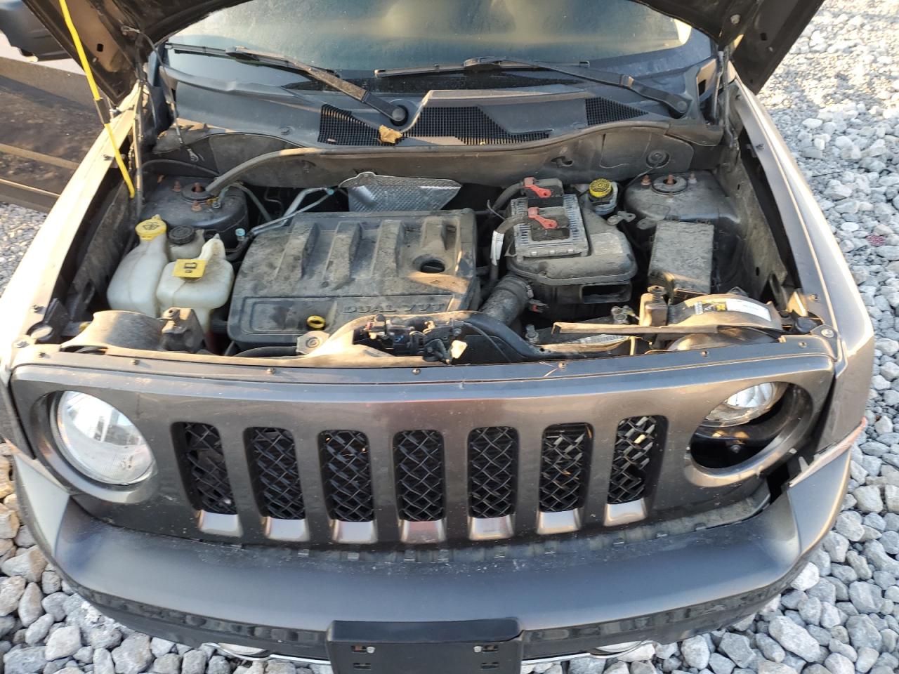 2016 Jeep Liberty (Patriot) - Image 13