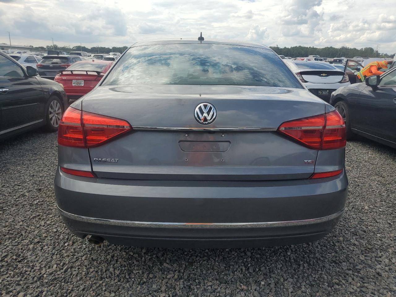 2016 Volkswagen Passat - Image 6