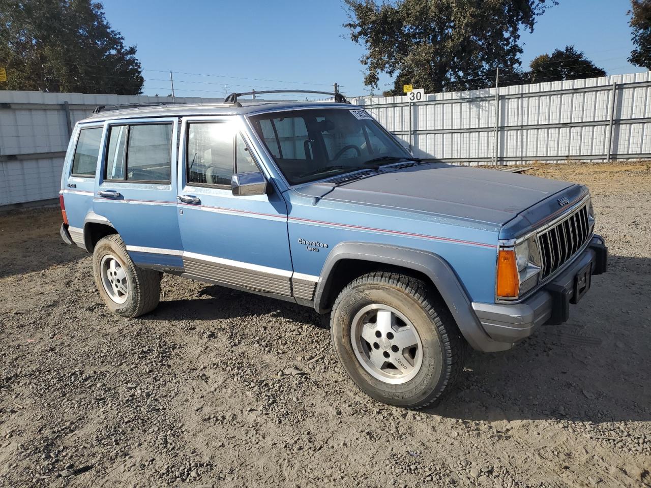 1991 Jeep Cherokee - Image 4