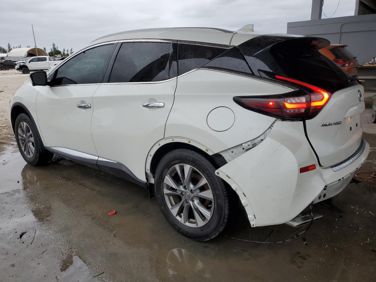 2019 Nissan Murano - Image 2