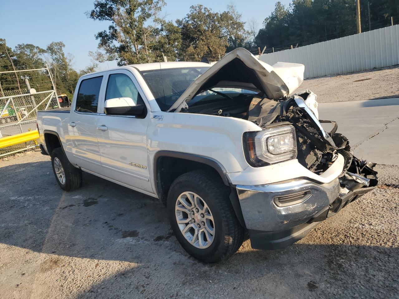 2018 GMC Sierra - Image 4