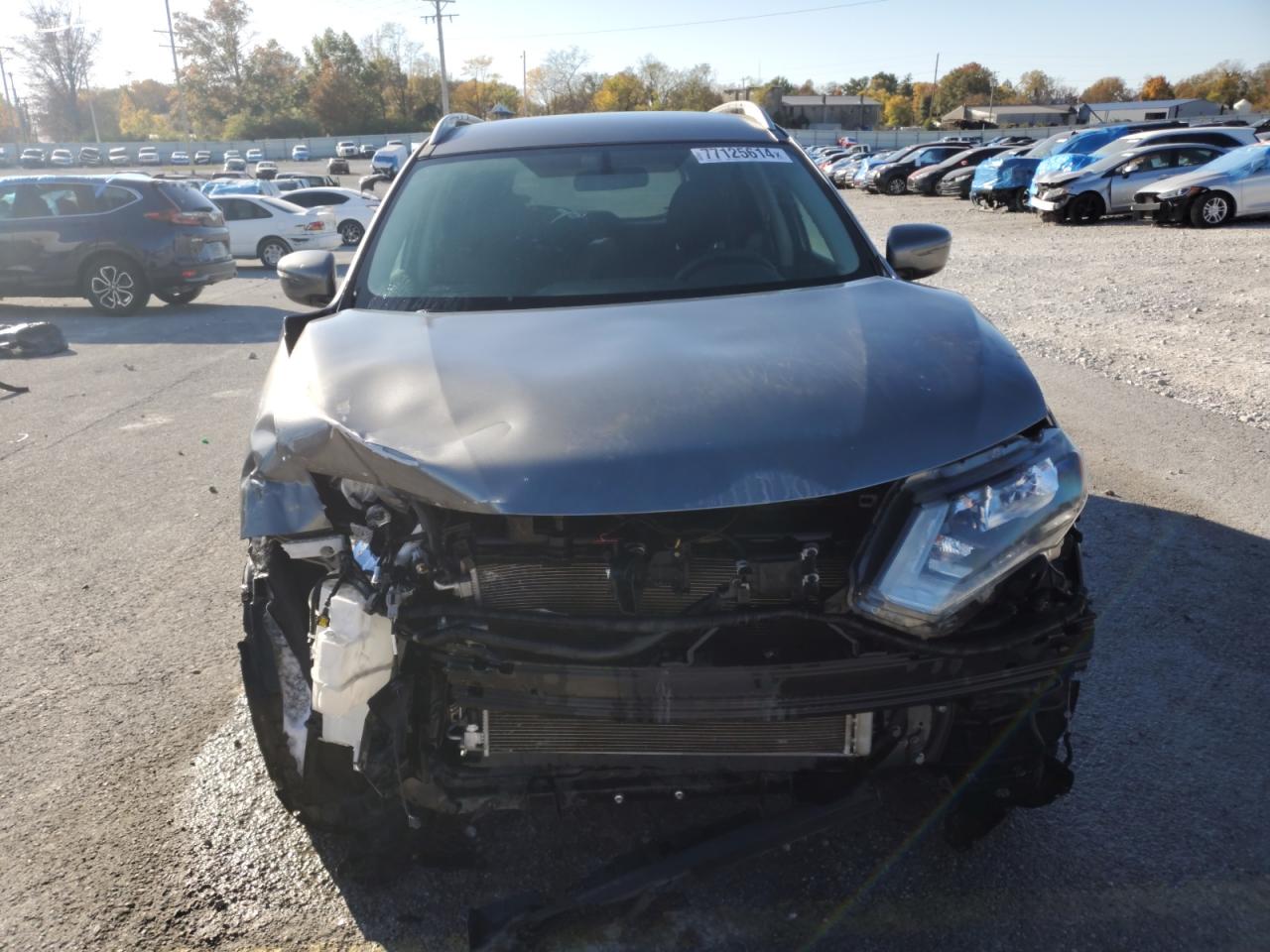 2018 Nissan Rogue - Image 5