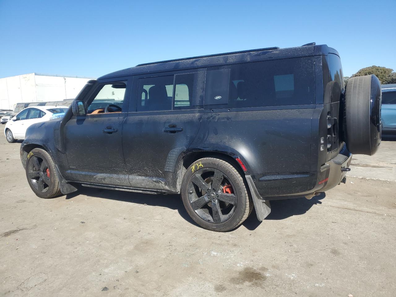 2024 Land Rover Defender - Image 2