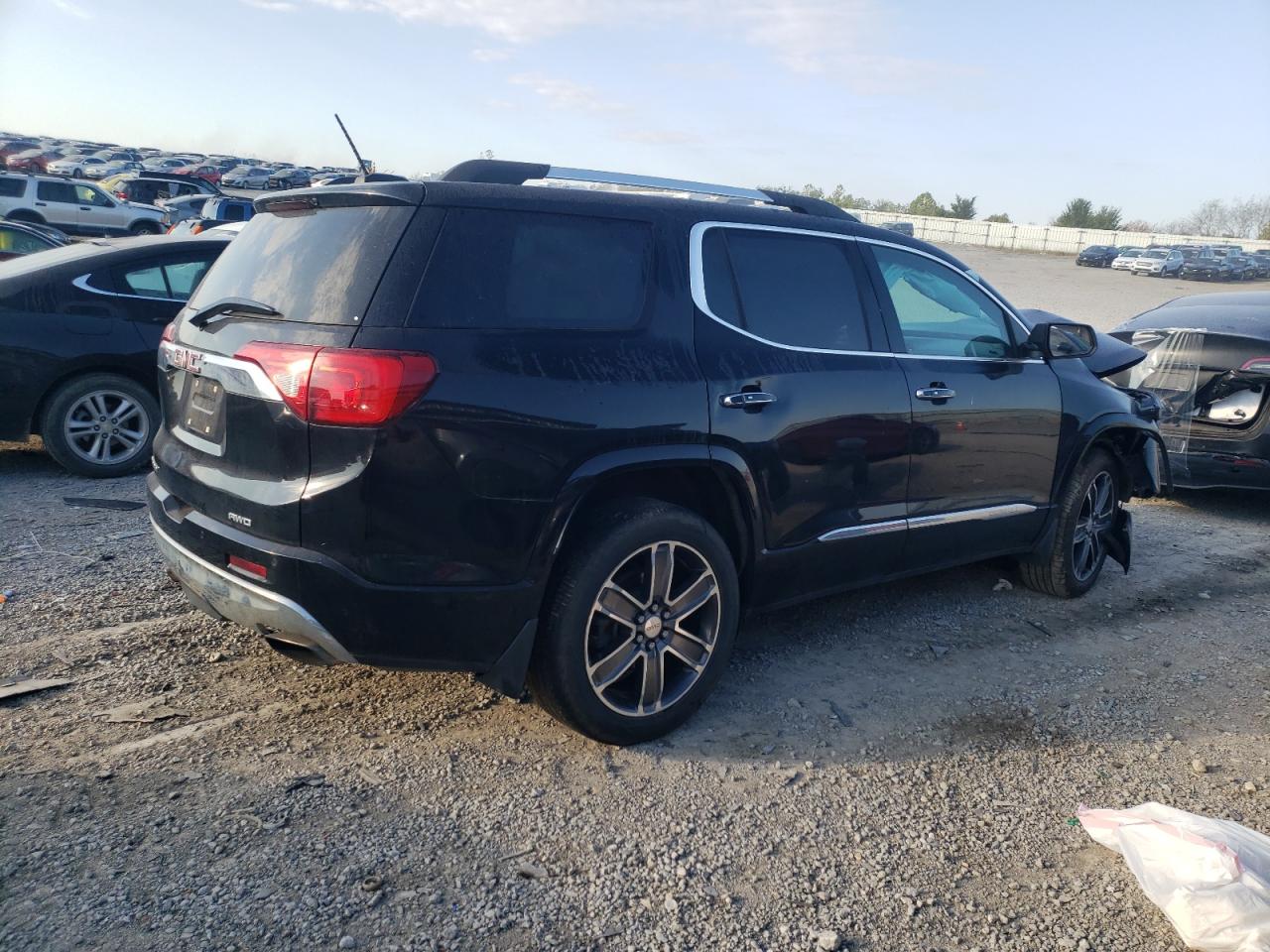 2018 GMC Acadia - Image 3