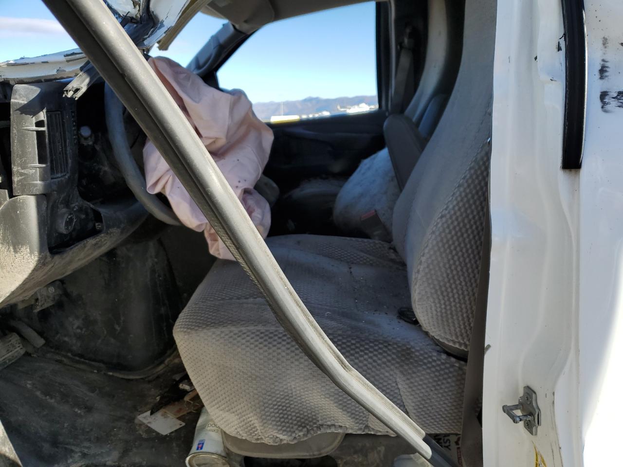 2015 Chevrolet Express - Image 7
