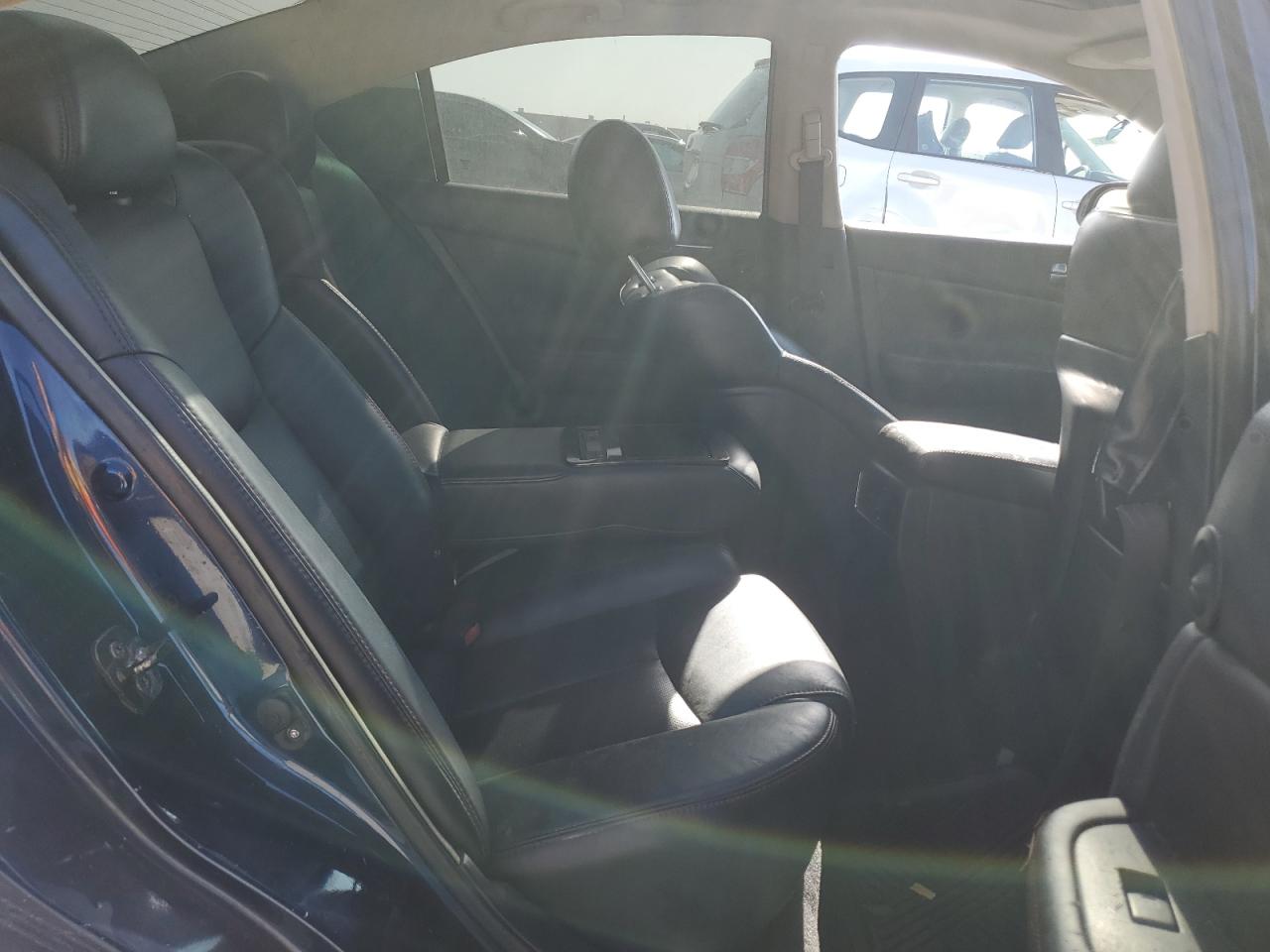 2009 Nissan Maxima - Image 10