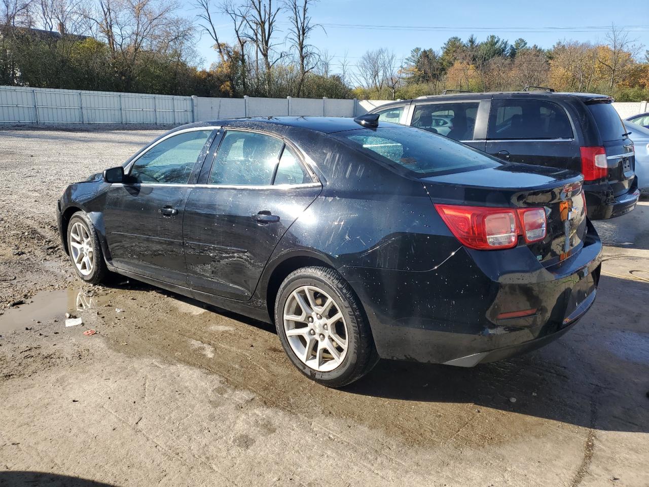 2016 Chevrolet Malibu - Image 2