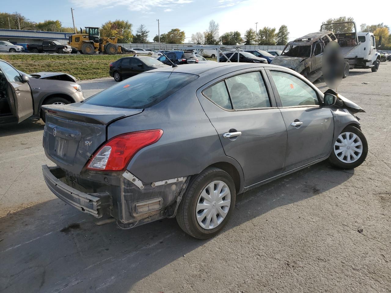 VIN 3N1CN7AP9KL862449 2019 NISSAN VERSA no.3