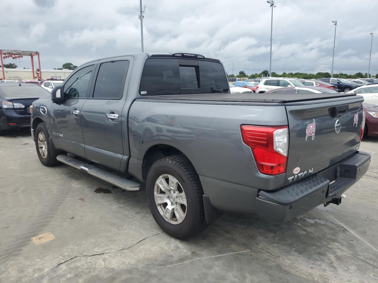 1N6AA1E65HN568969 2017 Nissan Titan Sv