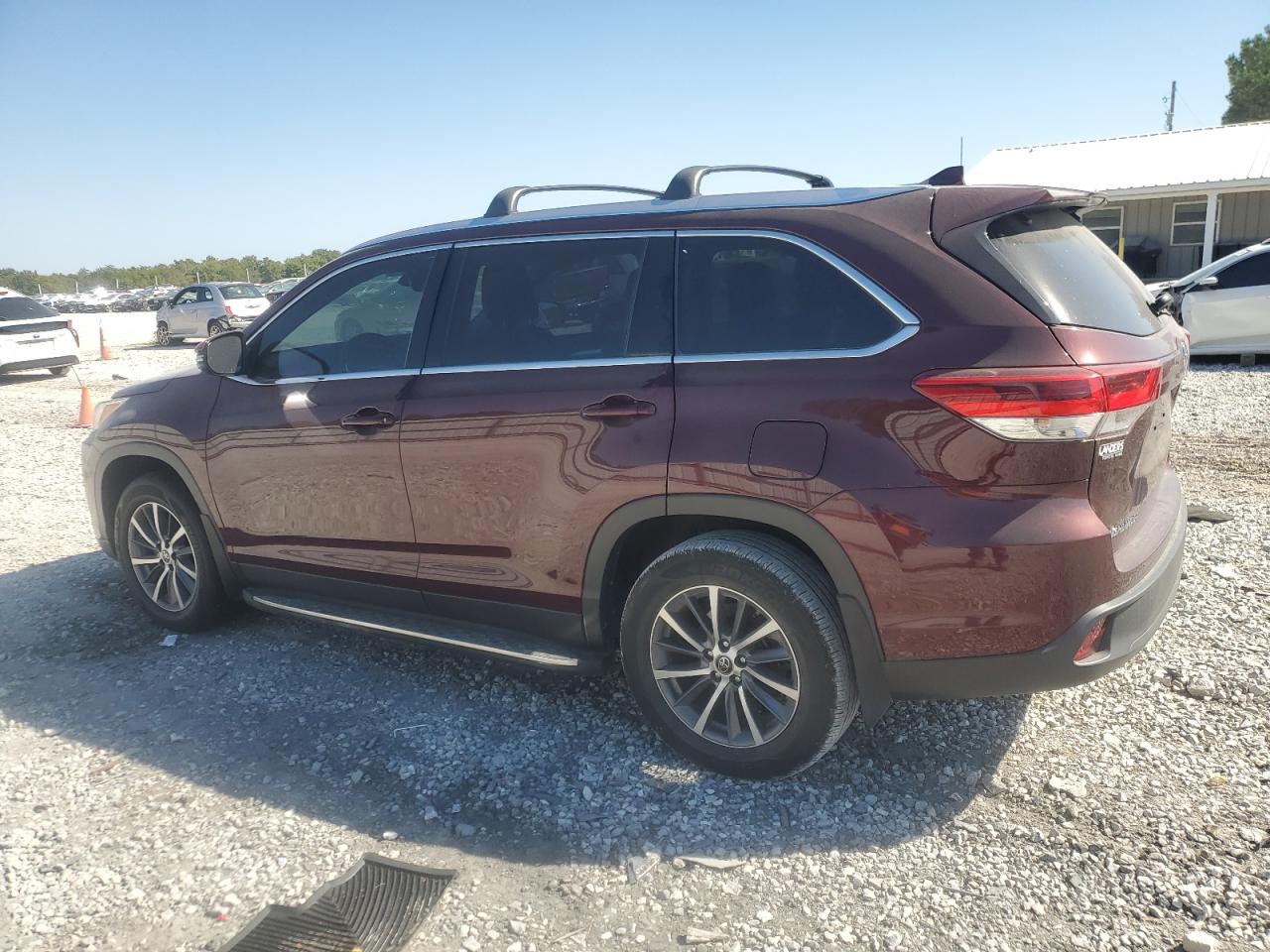 2019 Toyota Highlander - Image 2