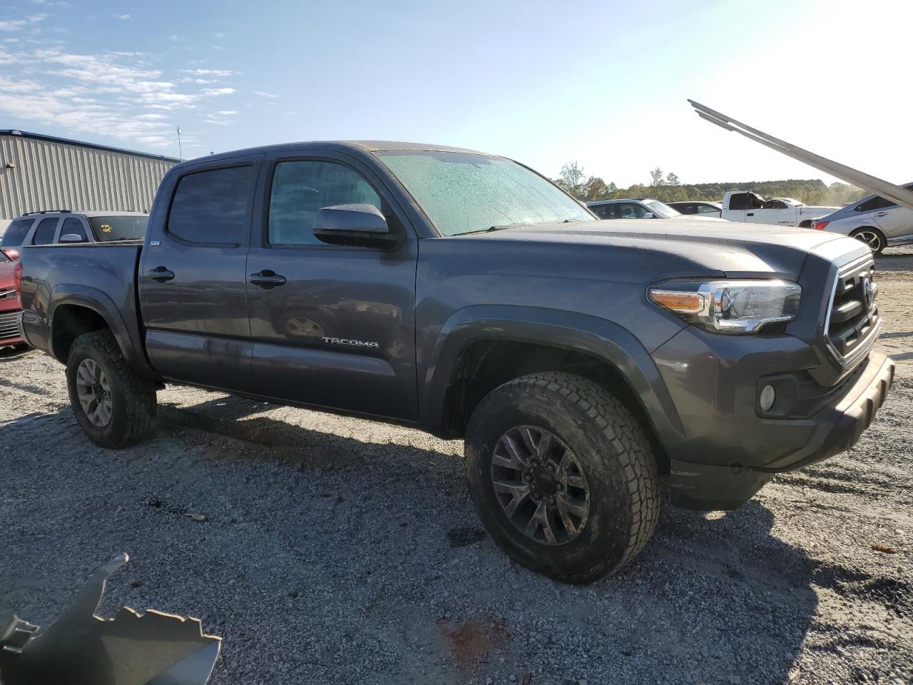 VIN 5TFCZ5AN5HX063656 2017 TOYOTA TACOMA no.4