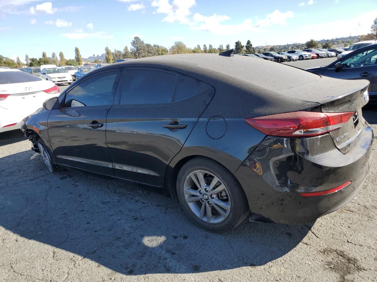 2018 Hyundai Elantra - Image 2