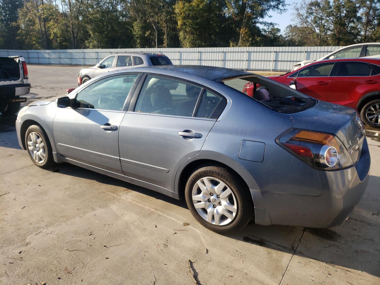 2011 Nissan Altima - Image 2