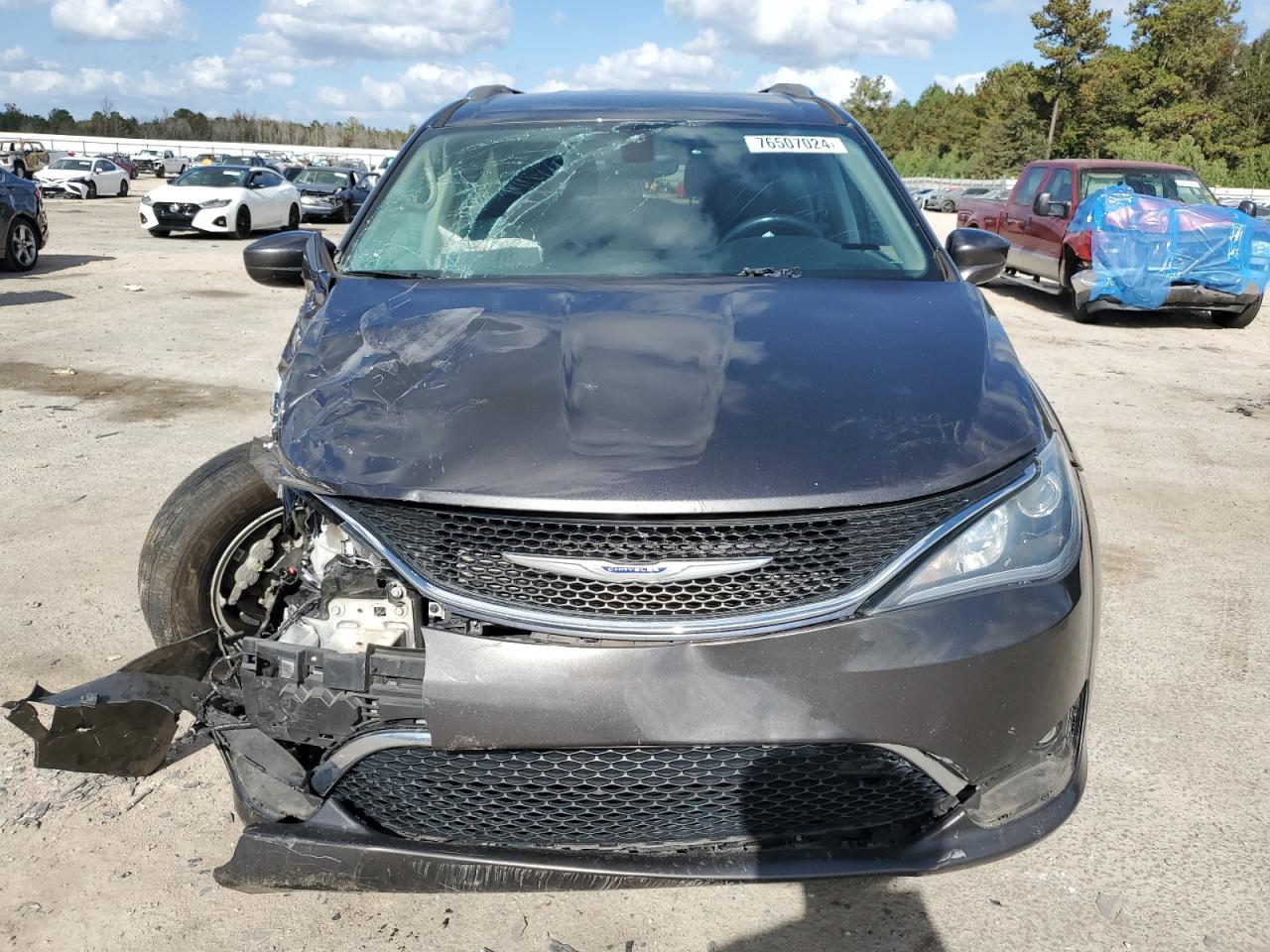 2019 Chrysler Pacifica - Image 5