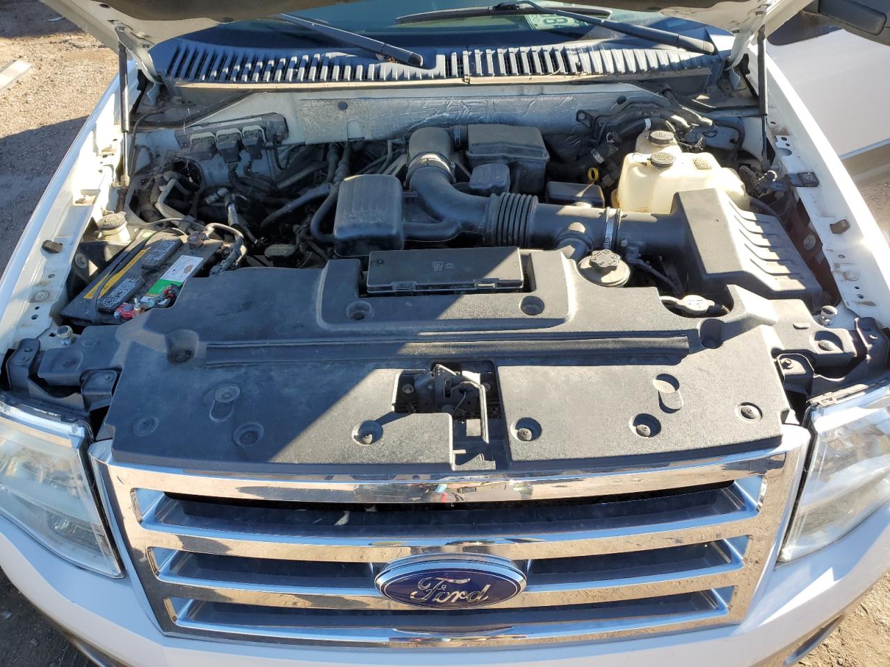 2010 Ford Expedition - Image 12
