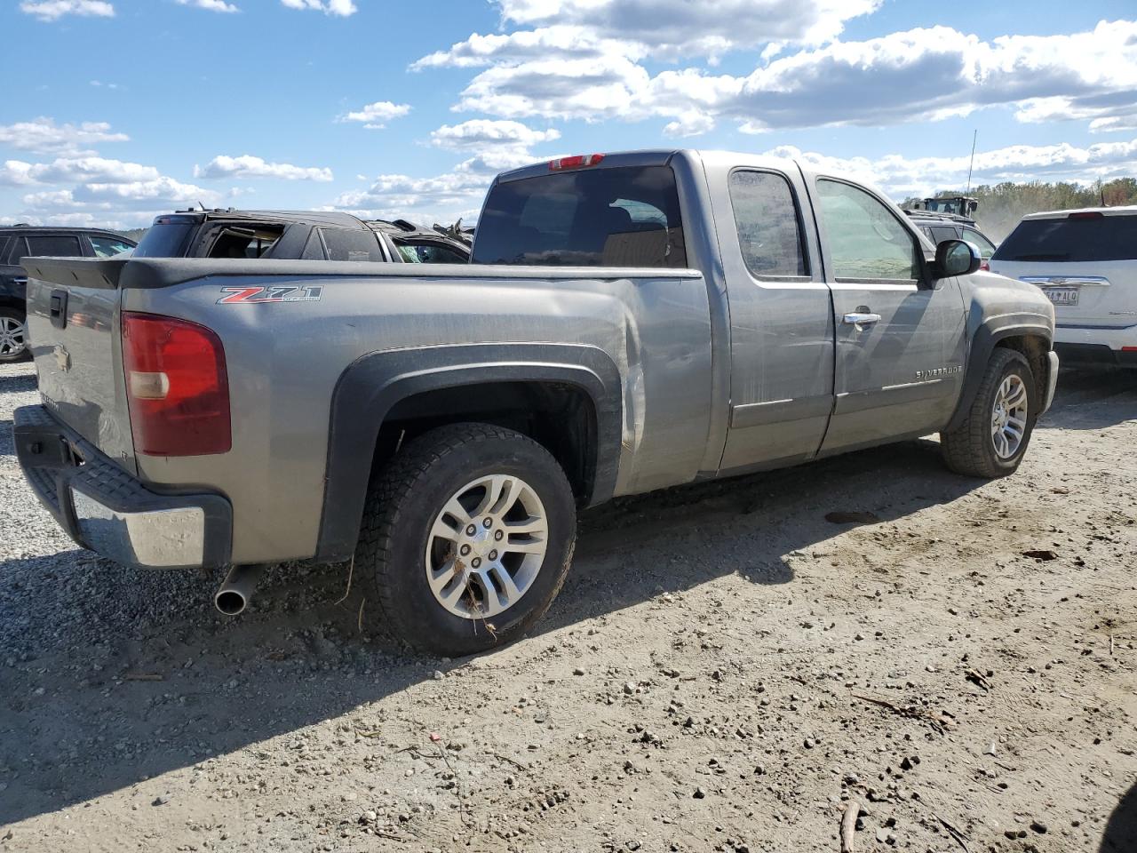 2008 Chevrolet Silverado - Image 3