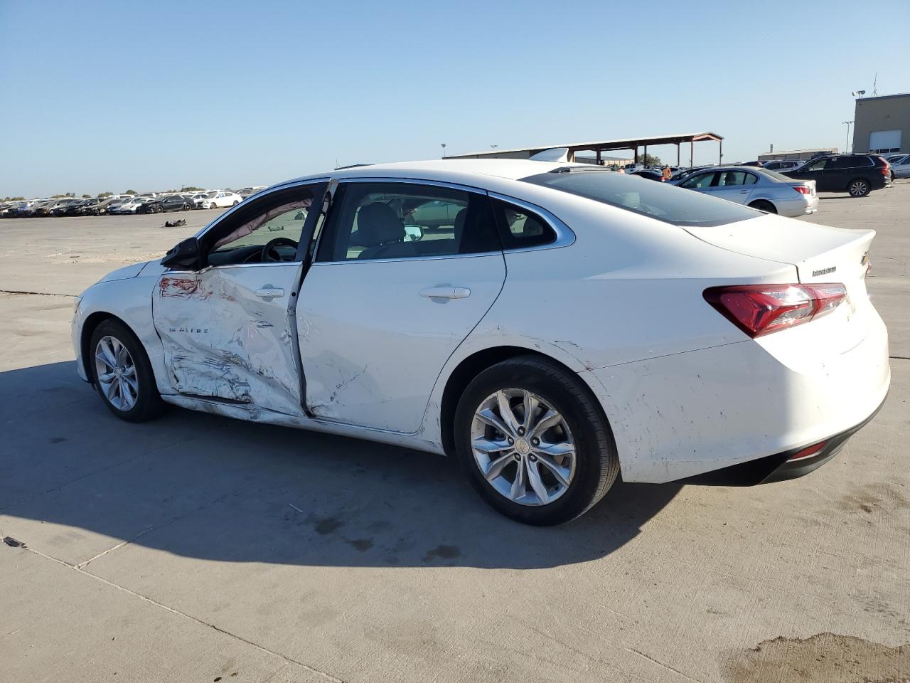 2022 Chevrolet Malibu - Image 2
