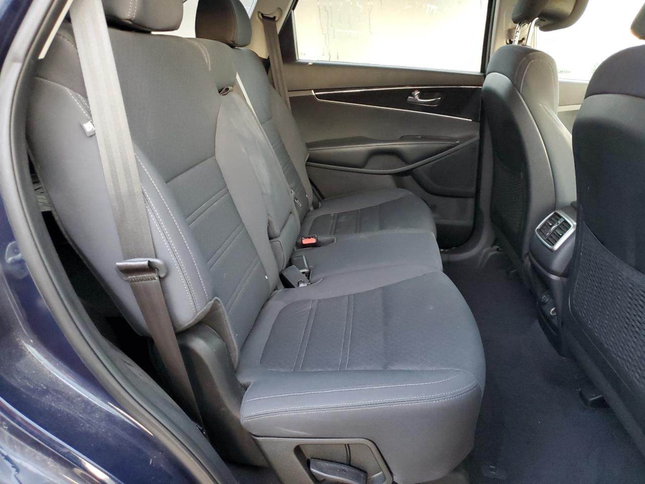 2016 Kia Sorento - Image 11