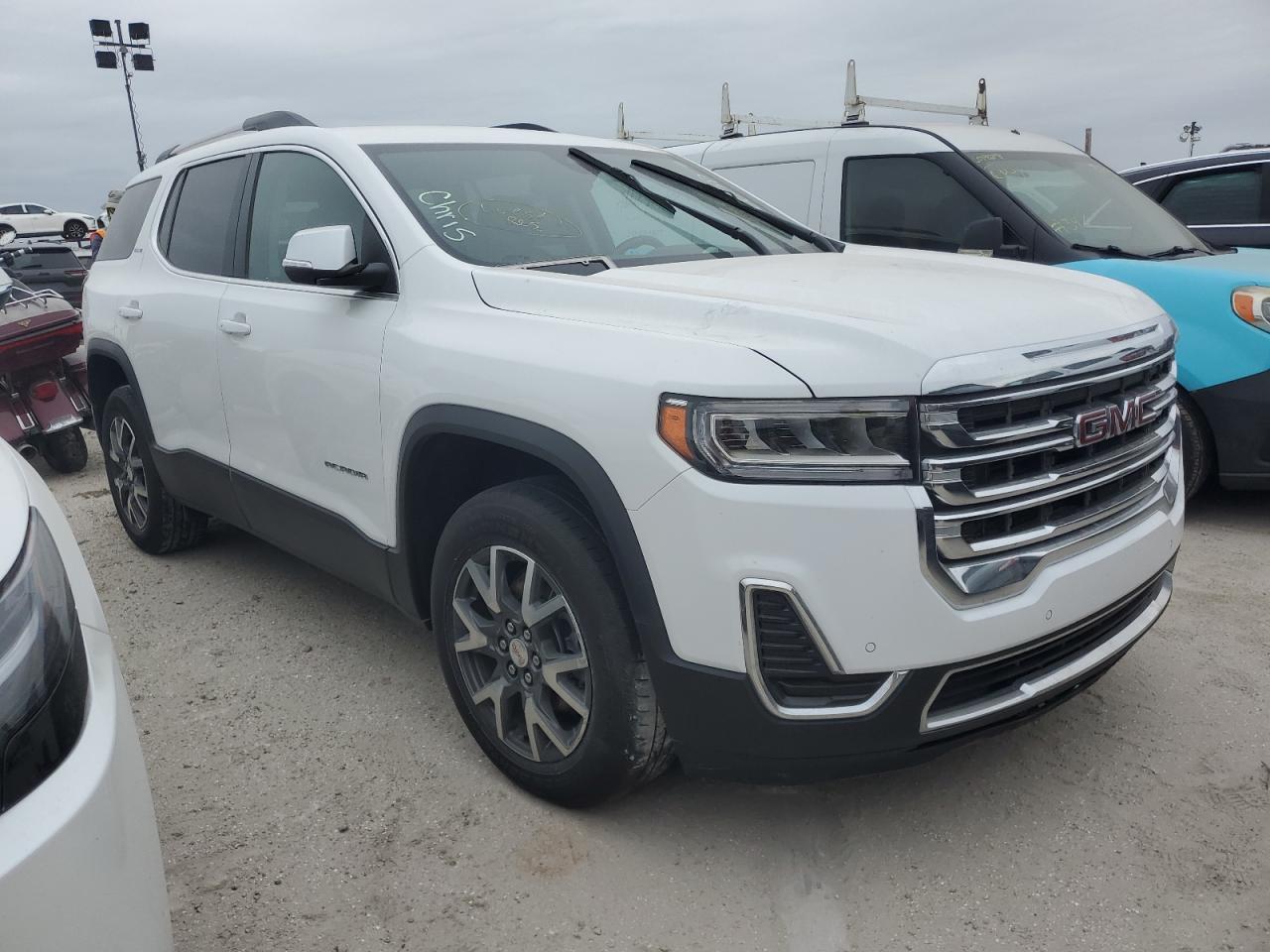 2022 GMC Acadia - Image 4