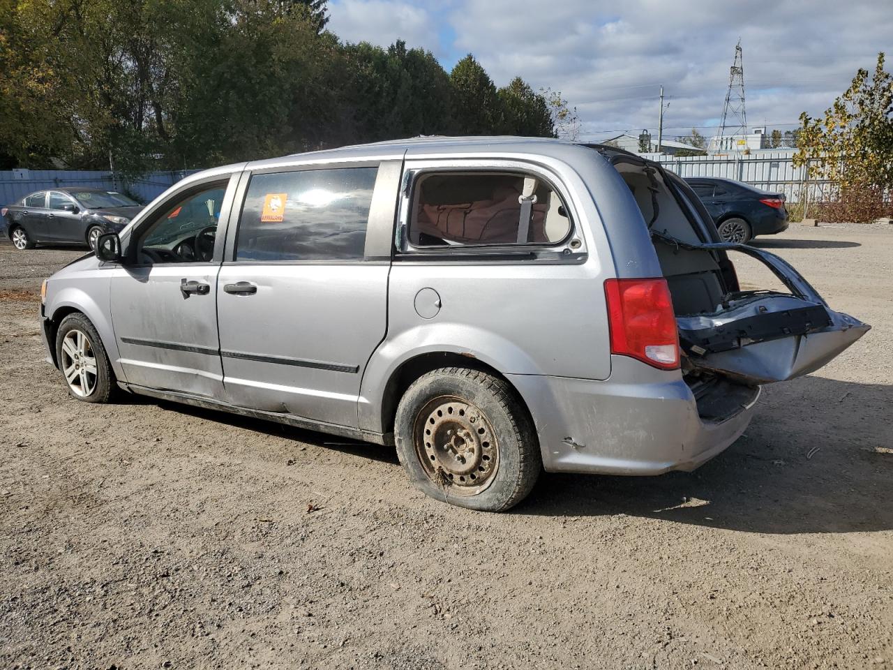 2015 Dodge Caravan - Image 2