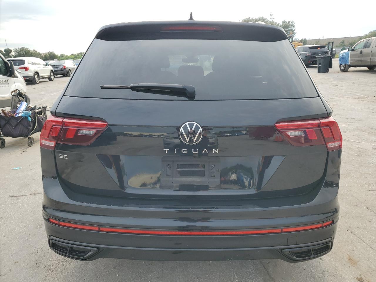 3VVCB7AX1PM006975 2023 Volkswagen Tiguan Se R-Line Black