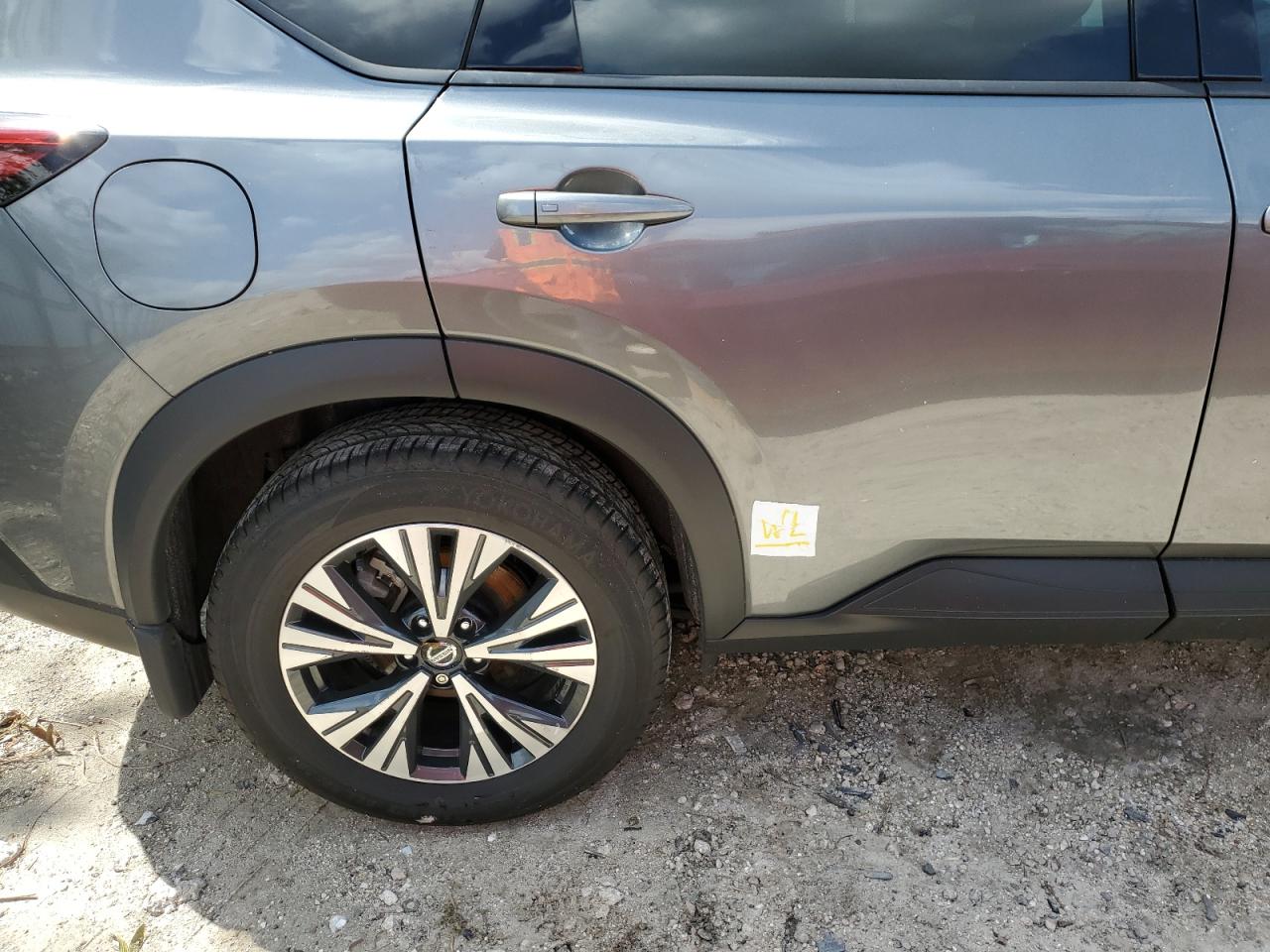 2021 Nissan Rogue - Image 12