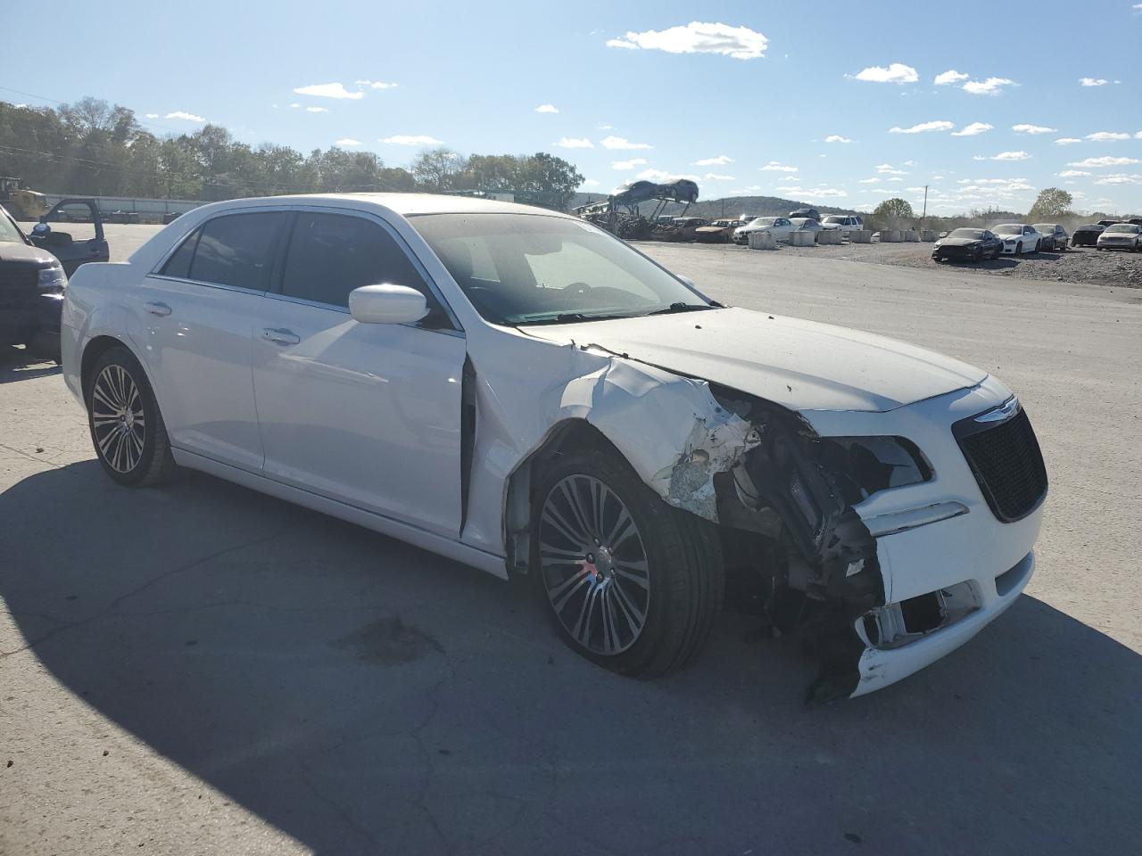 2014 Chrysler 300 - Image 4