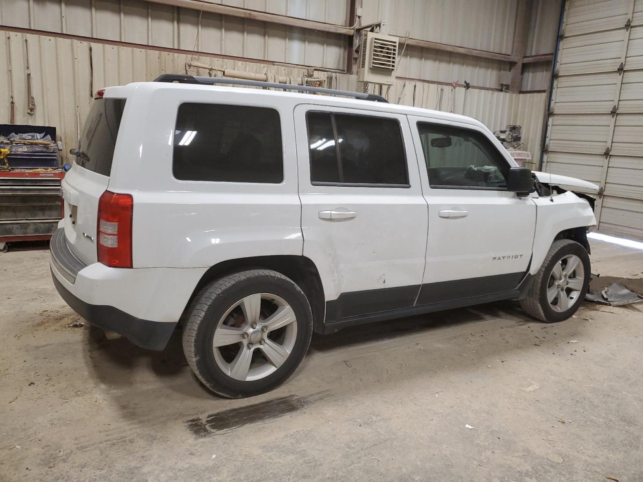 2014 Jeep Liberty (Patriot) - Image 3
