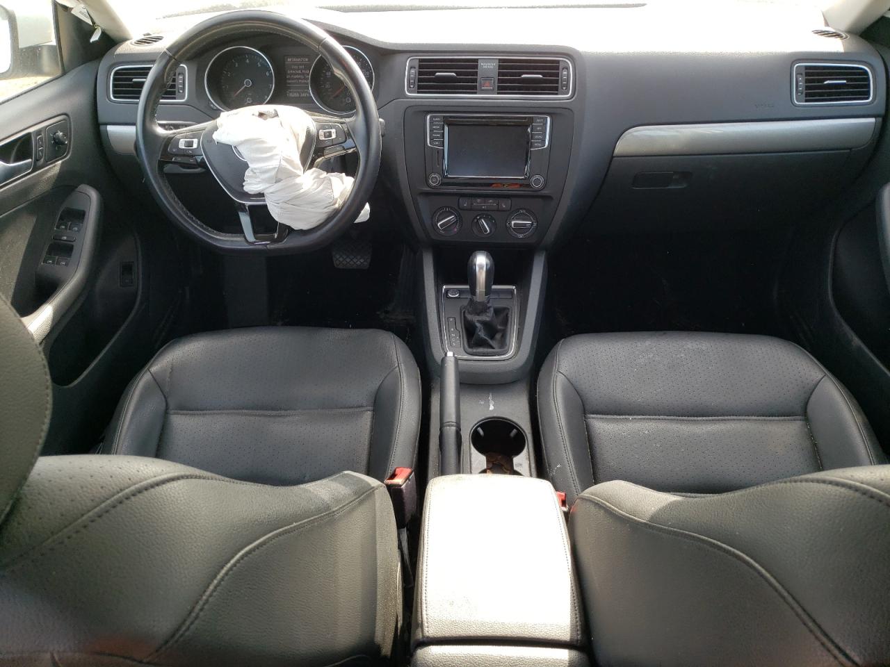 2018 Volkswagen Jetta - Image 8