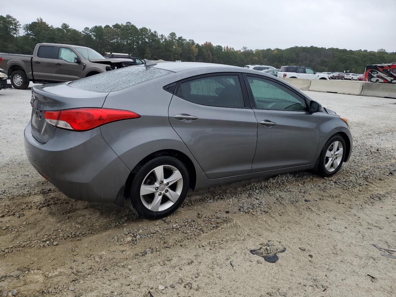 2013 Hyundai Elantra - Image 3