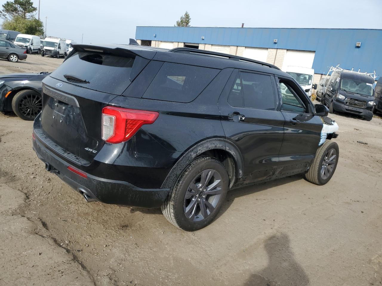 2023 Ford Explorer - Image 3