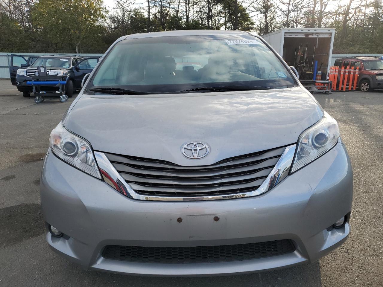 VIN 5TDYK3DC0DS347785 2013 TOYOTA All Models no.5