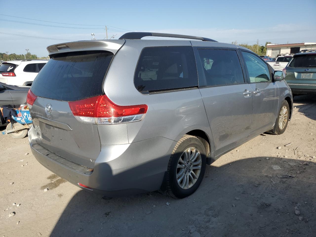 2012 Toyota Sienna - Image 3