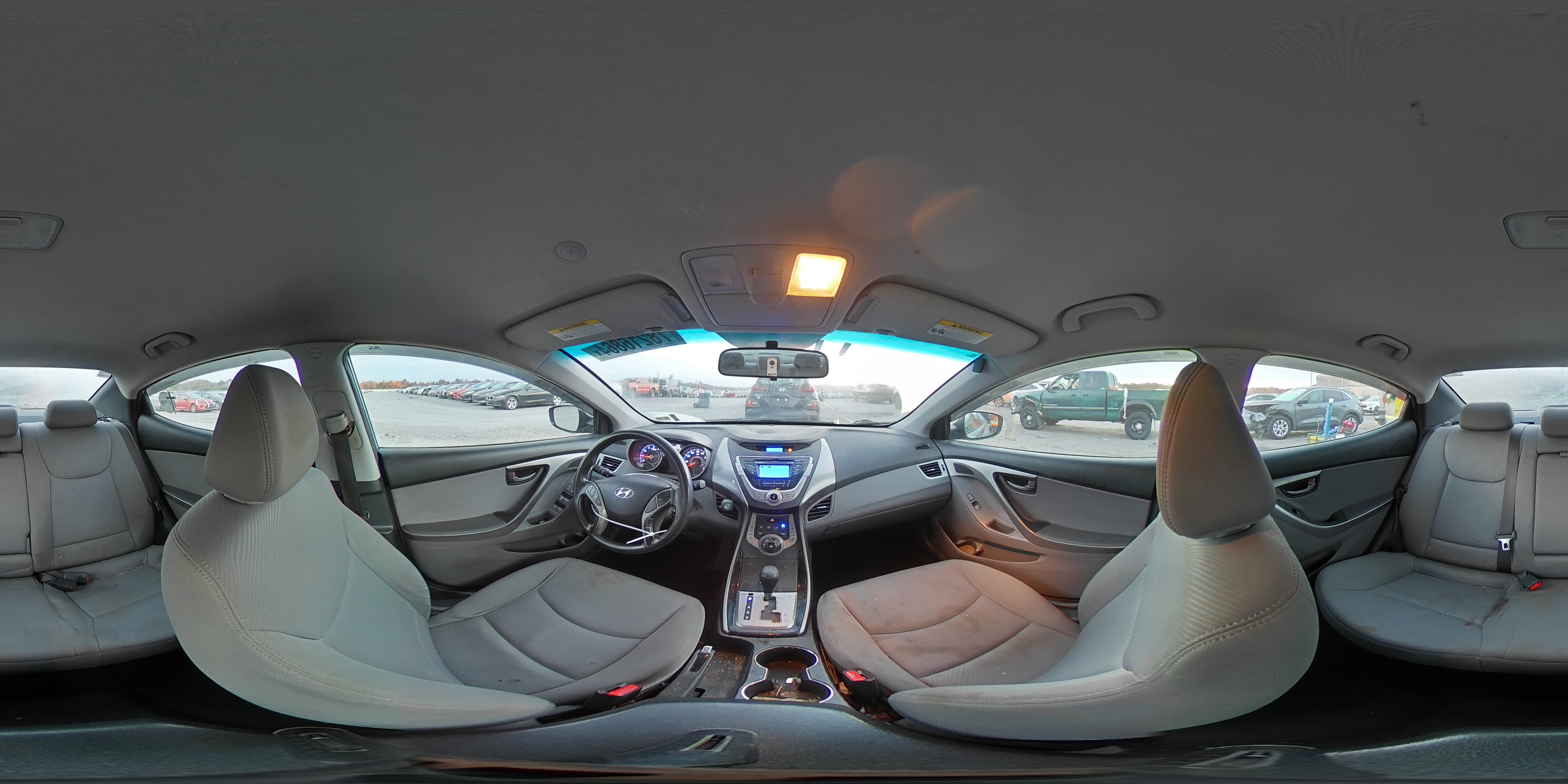 2013 Hyundai Elantra - Image 13