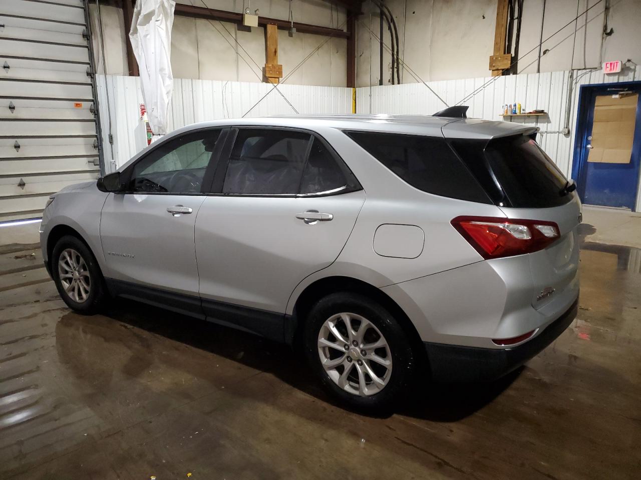 2020 Chevrolet Equinox - Image 2