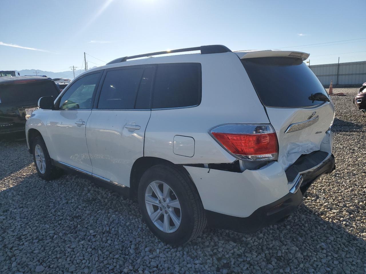 VIN 5TDBK3EH5DS258598 2013 TOYOTA HIGHLANDER no.2