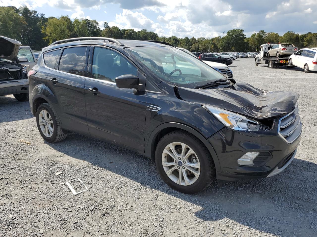 VIN 1FMCU0HDXJUA95844 2018 FORD ESCAPE no.4